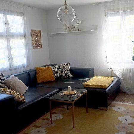 Fewo - Charmante 2 Zimmer Wohnung Mitten In マルクドルフ エクステリア 写真