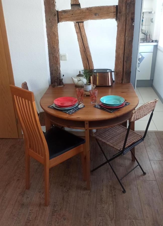 Fewo - Charmante 2 Zimmer Wohnung Mitten In マルクドルフ エクステリア 写真